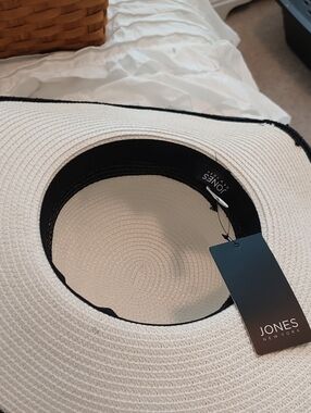 Jones New York White Straw Sun Hat with Black Trim
